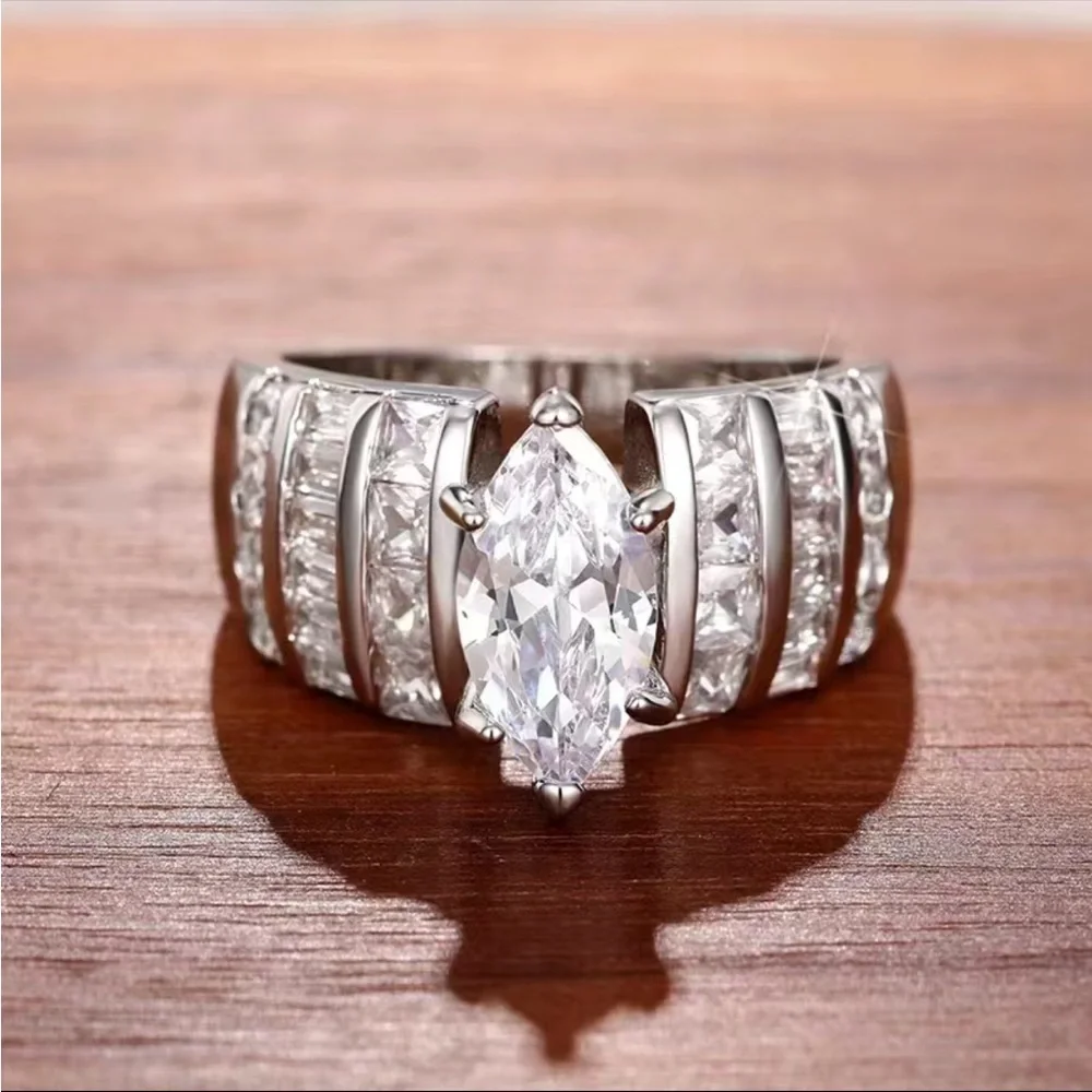 New Women’s 925 Silver Beautiful Diamond Ring - Picture 5 of 10